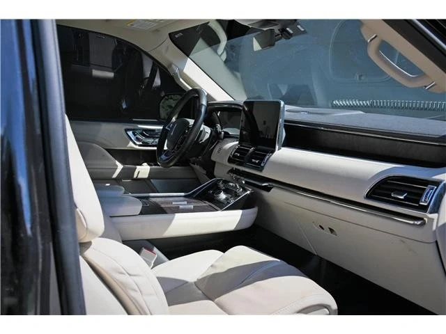 2021 Lincoln Navigator 4th Gen - Image 18 of 21