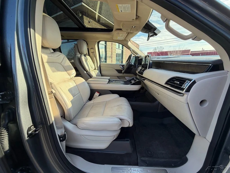 2021 Lincoln Navigator 4th Gen - Image 20 of 21