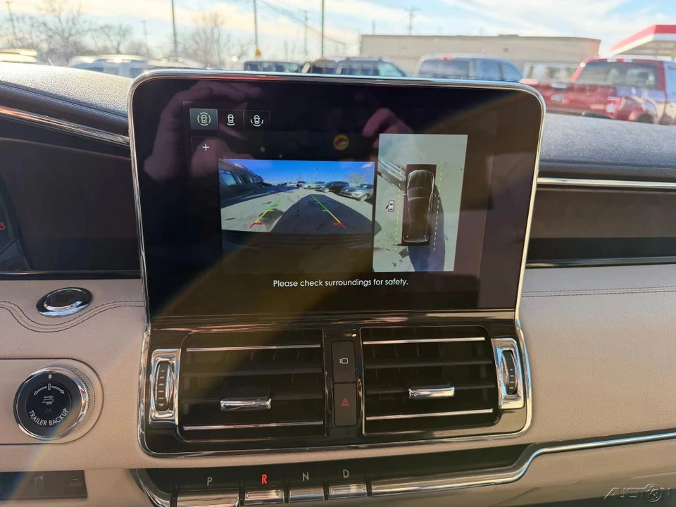 2021 Lincoln Navigator 4th Gen - Image 14 of 21