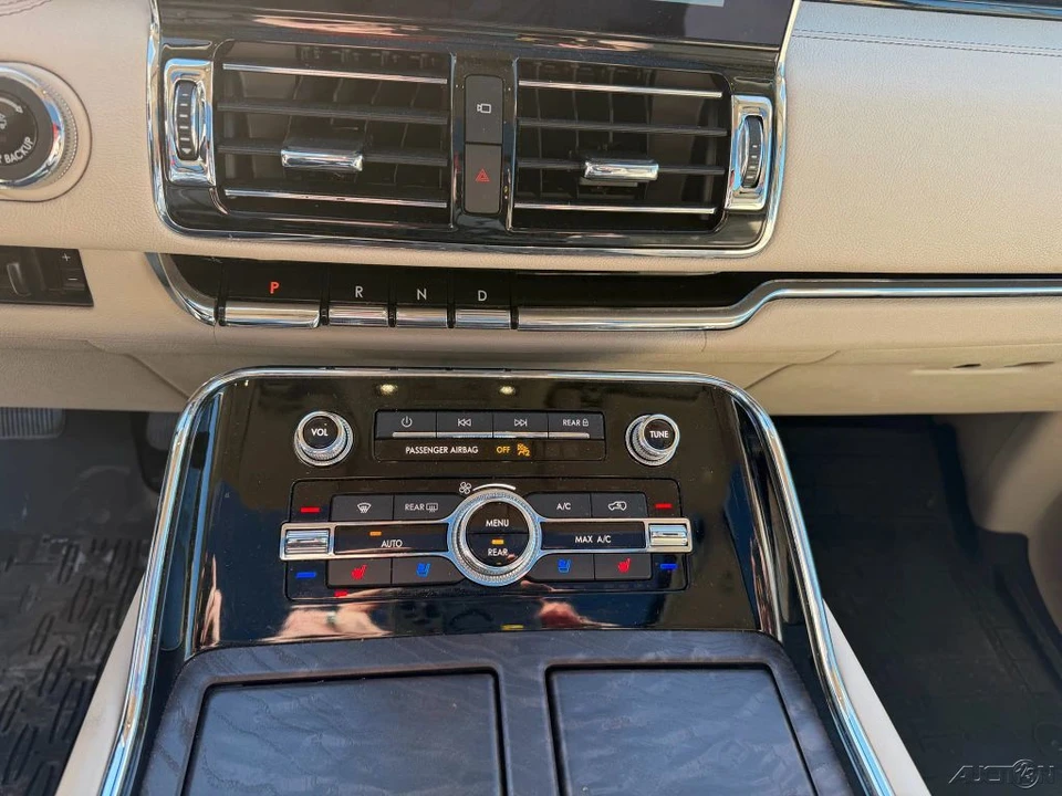 2021 Lincoln Navigator 4th Gen - Image 16 of 21