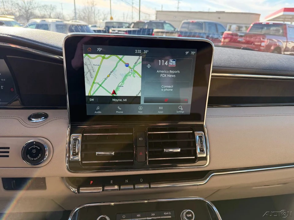 2021 Lincoln Navigator 4th Gen - Image 13 of 21
