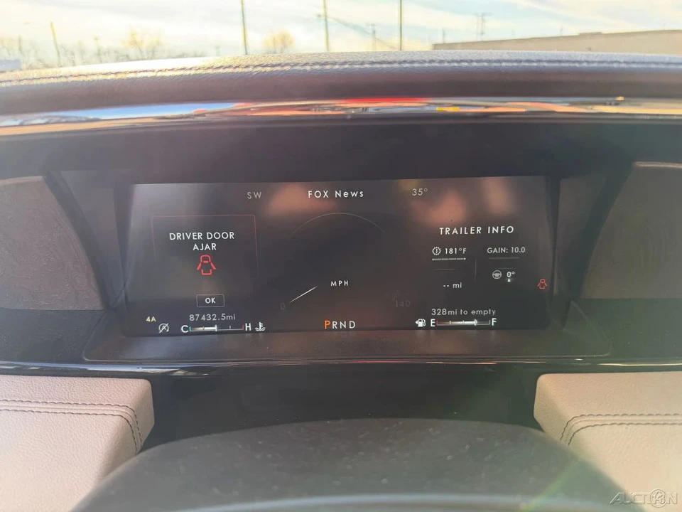 2021 Lincoln Navigator 4th Gen - Image 11 of 12