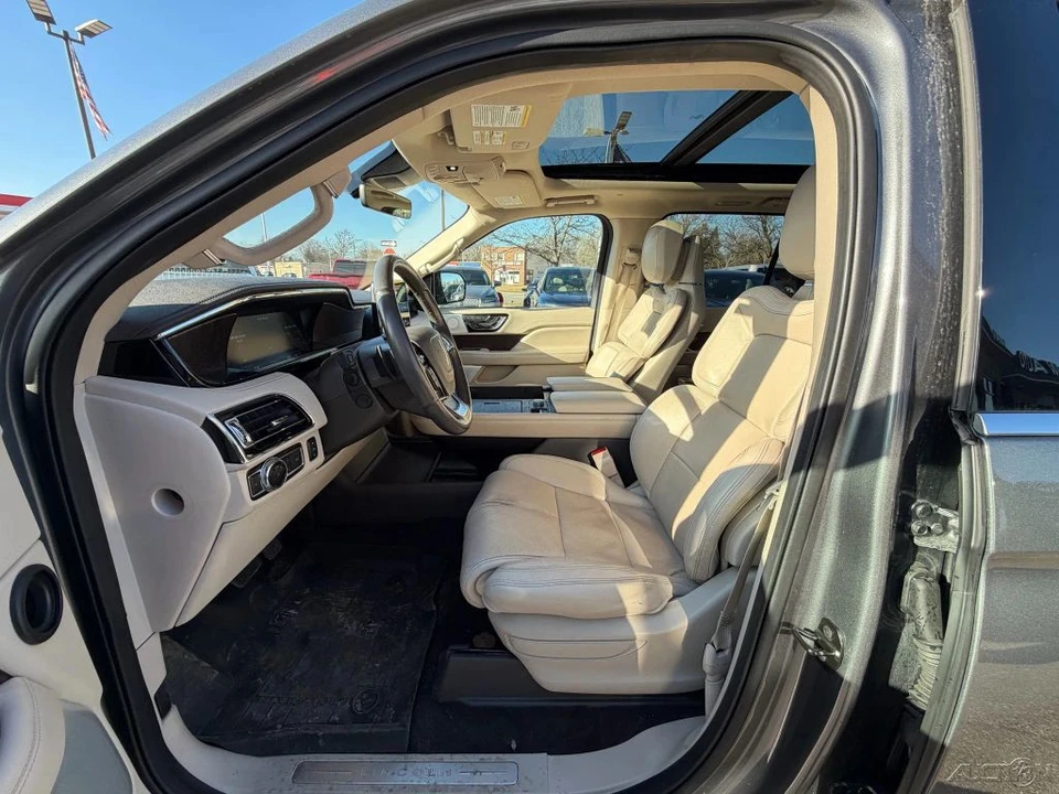 2021 Lincoln Navigator 4th Gen - Image 9 of 12