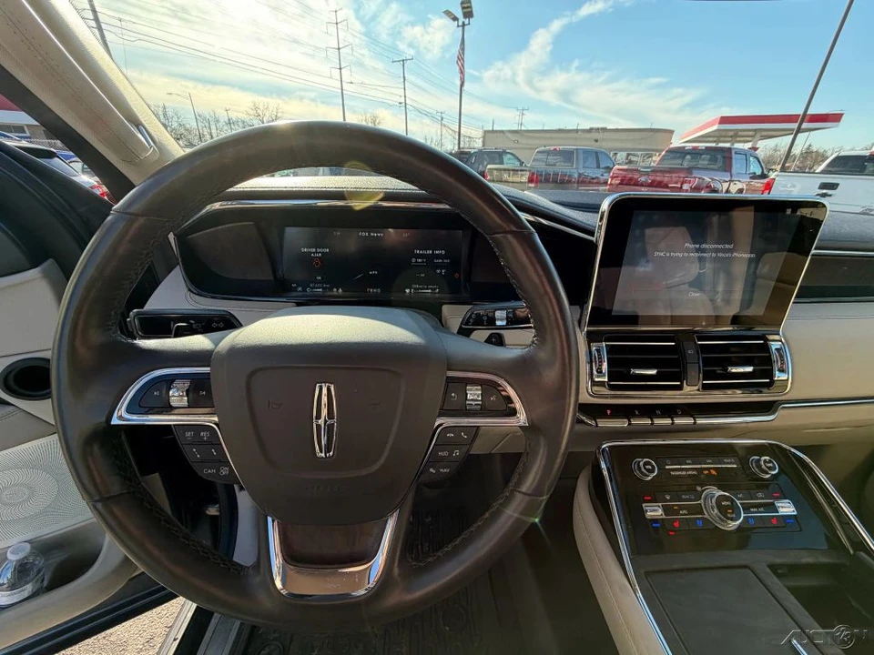 2021 Lincoln Navigator 4th Gen - Image 10 of 12