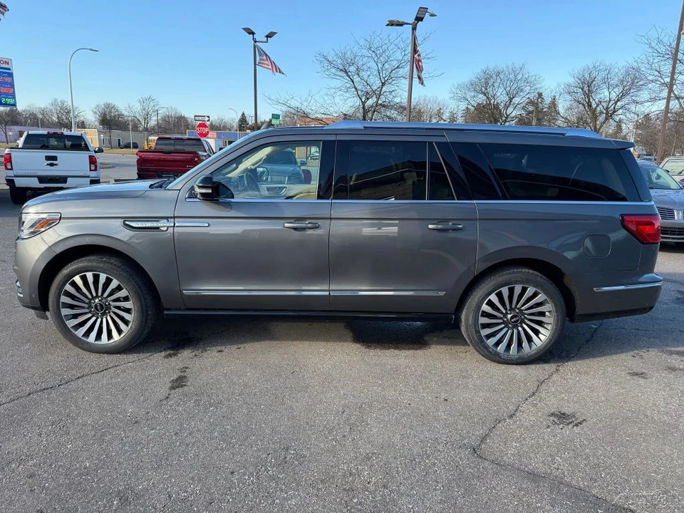2021 Lincoln Navigator 4th Gen - Image 2 of 12