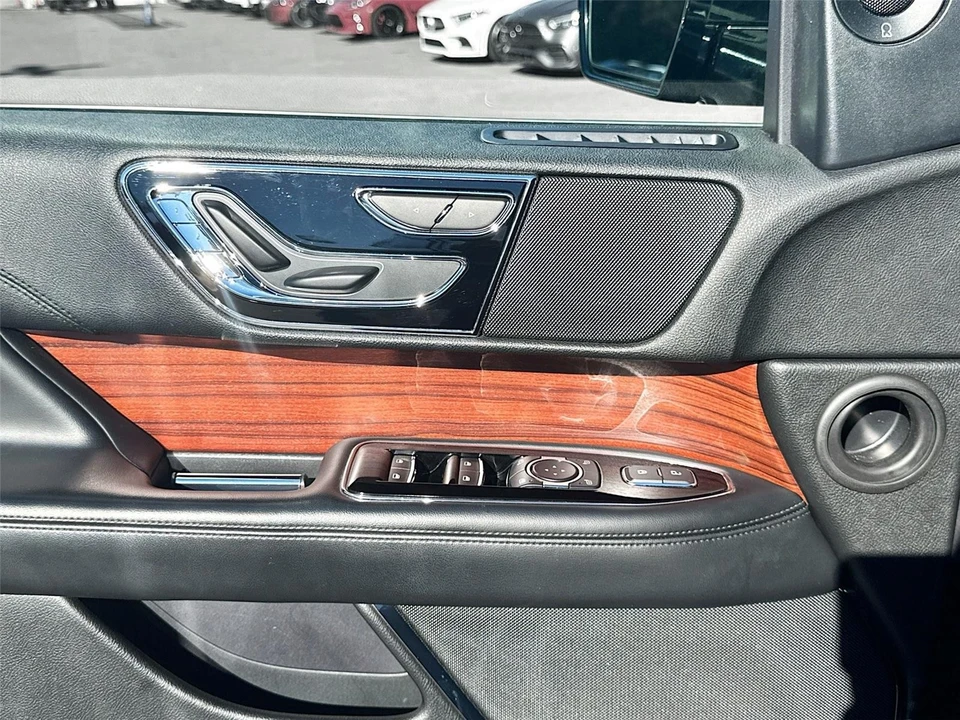 2021 Lincoln Navigator 4th Gen - Image 16 of 21