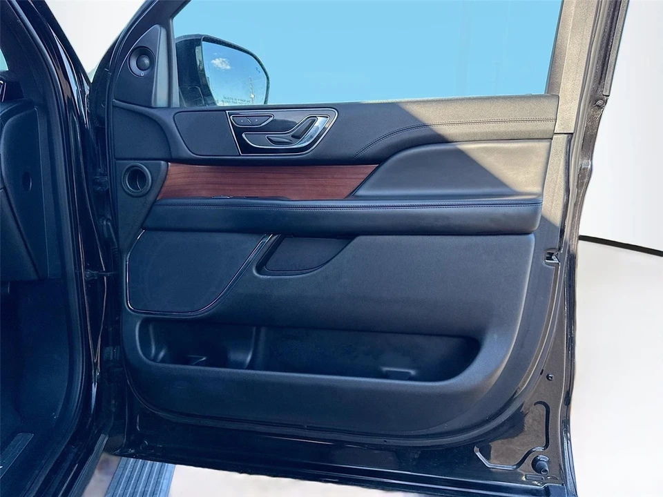 2021 Lincoln Navigator 4th Gen - Image 12 of 14