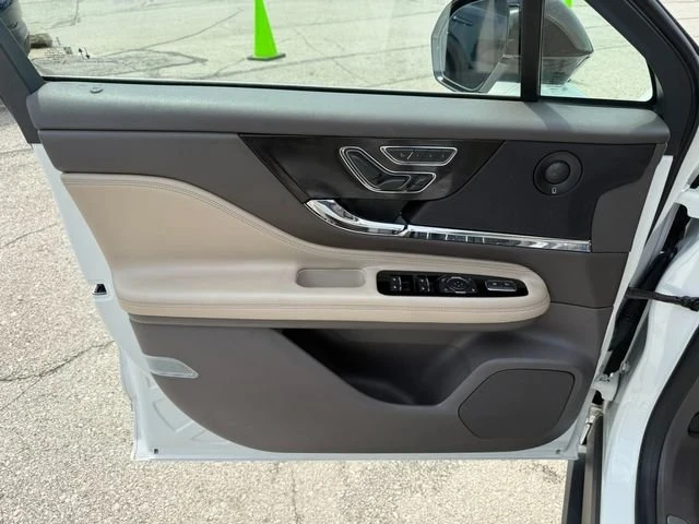 2021 Lincoln Corsair - Image 19 of 20