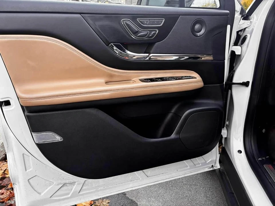2021 Lincoln Corsair - Image 14 of 20