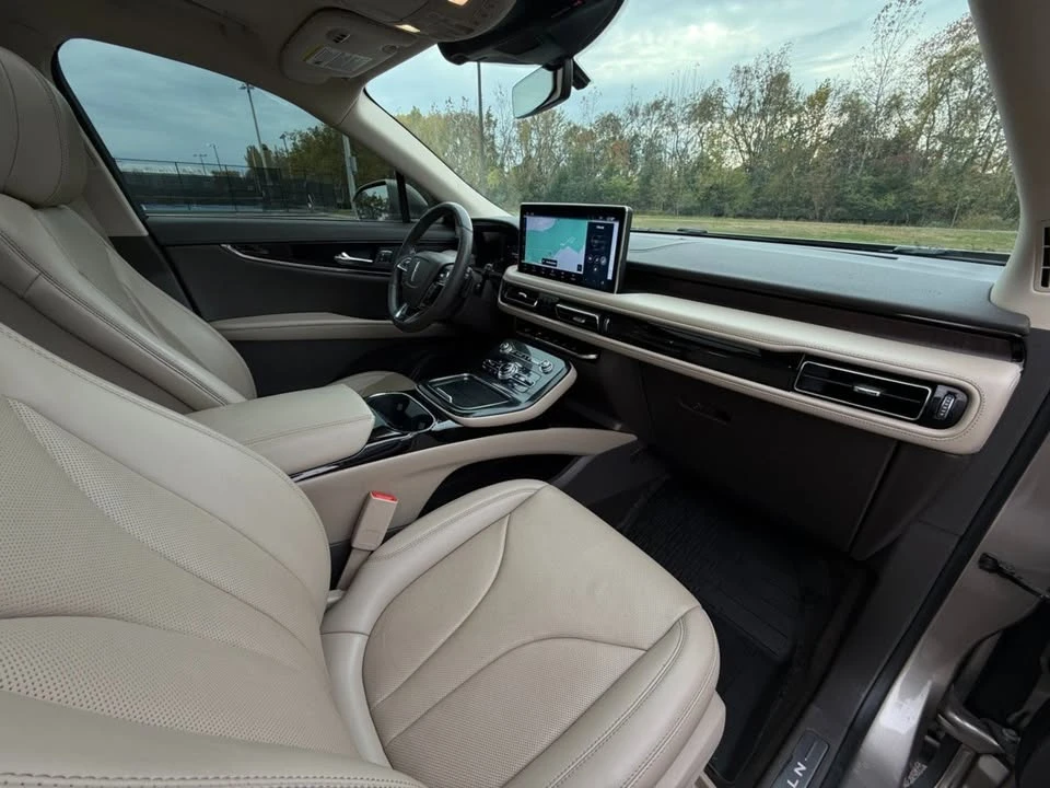 2021 Lincoln Nautilus - Image 16 of 19