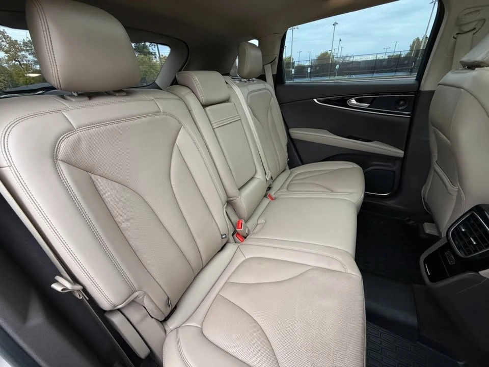 2021 Lincoln Nautilus - Image 18 of 19