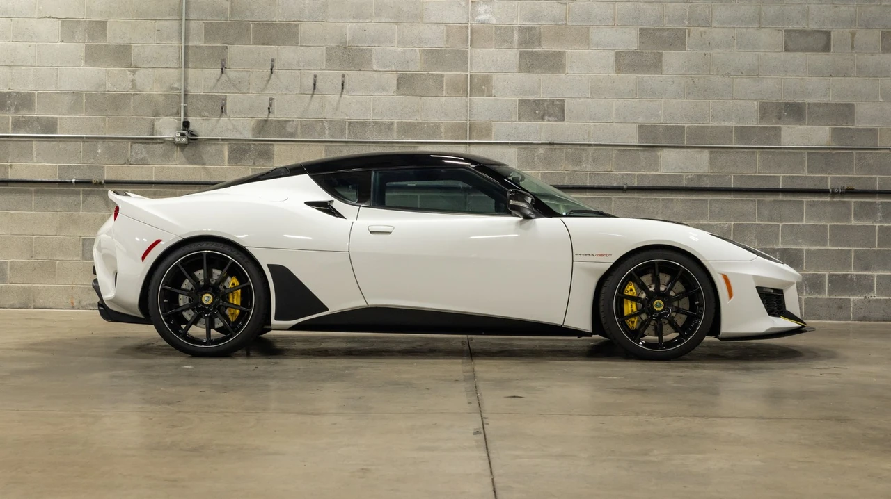 2021 Lotus Evora GT - Image 8 of 31