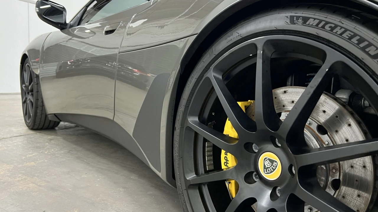 2021 Lotus Evora GT - Image 17 of 31