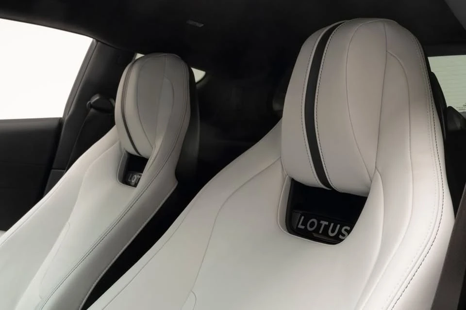 2021 Lotus Emira - Image 10 of 20