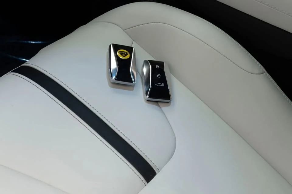 2021 Lotus Emira - Image 16 of 20