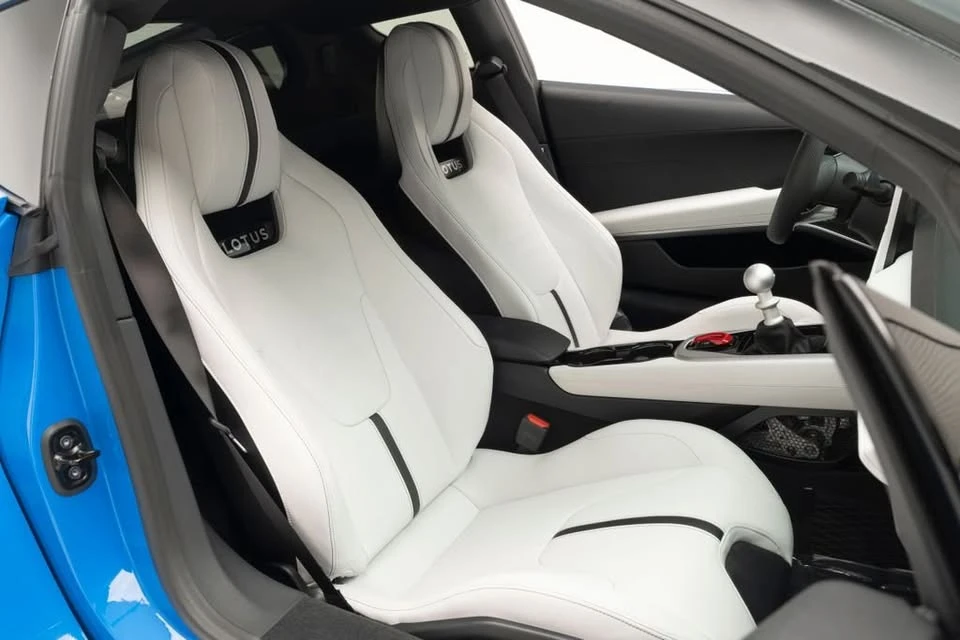 2021 Lotus Emira - Image 15 of 20
