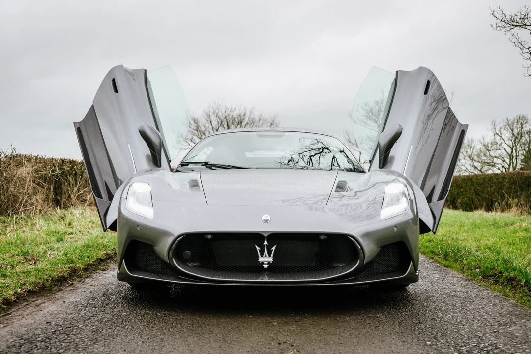 2021 Maserati MC20 - Image 15 of 31