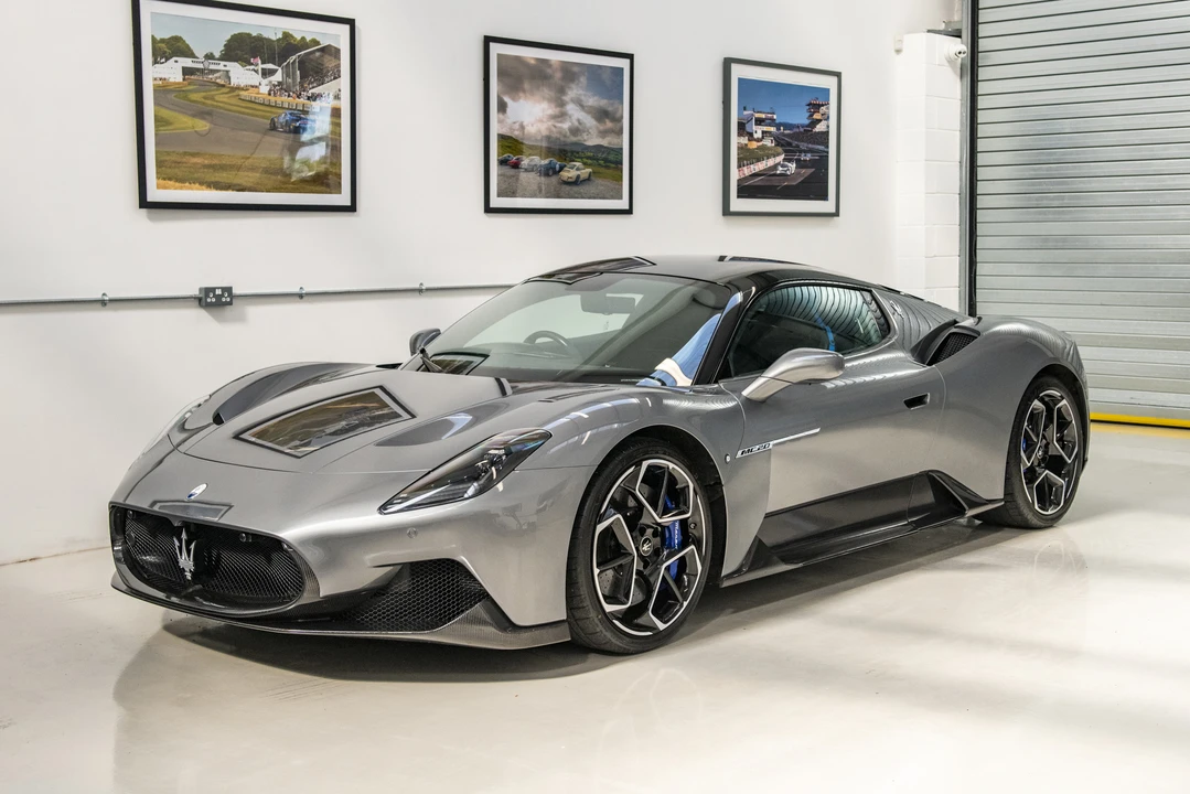 2021 Maserati MC20 - Image 2 of 31