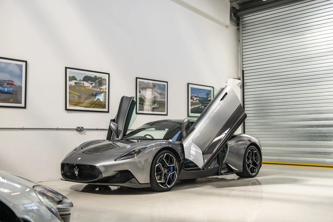 2021 Maserati MC20 - Image 18 of 31
