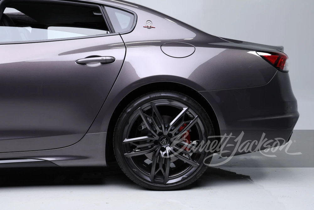 2021 Maserati Quattroporte 6th Gen - Image 25 of 31