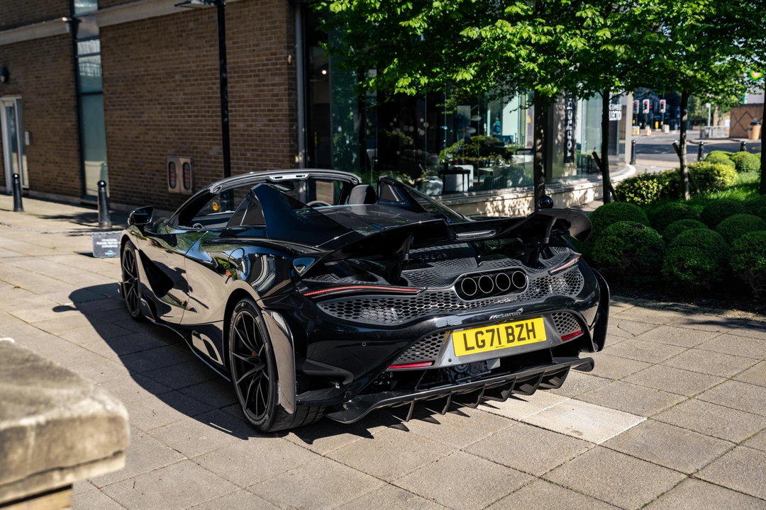 2022 McLaren 765LT Spider - Image 16 of 31