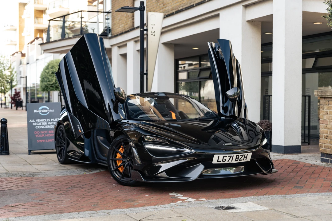 2022 McLaren 765LT Spider - Image 19 of 31
