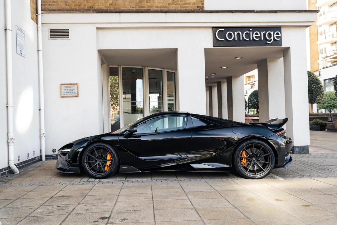 2022 McLaren 765LT Spider - Image 17 of 31