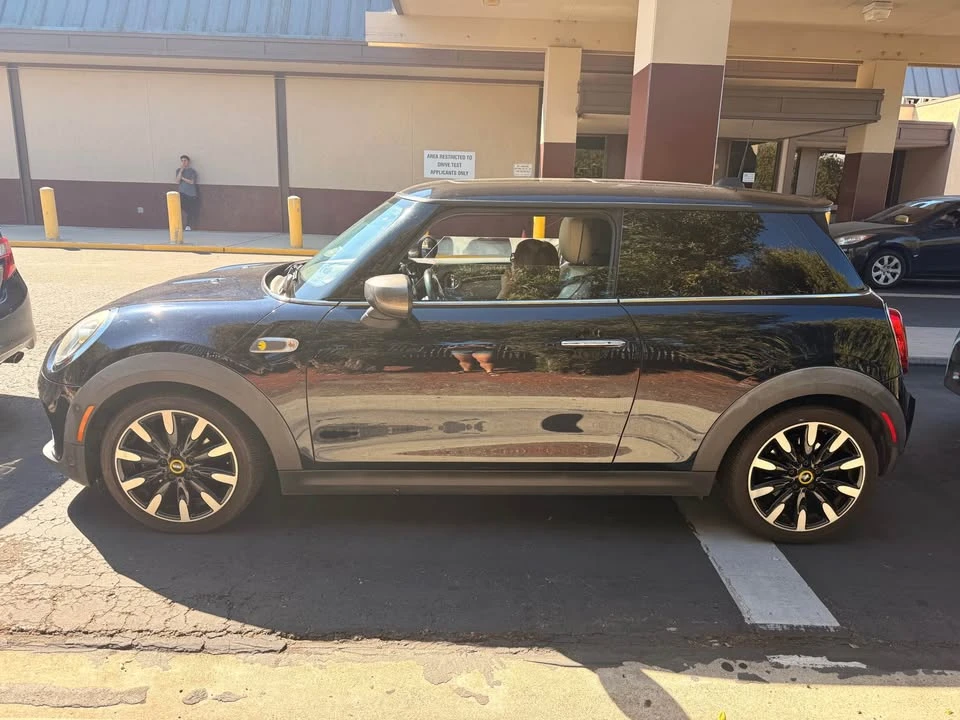 2021 Mini Mini 3rd Gen - Image 14 of 17