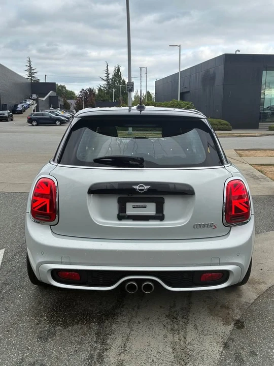 2021 Mini Mini Cooper S 3rd Gen - Image 5 of 10
