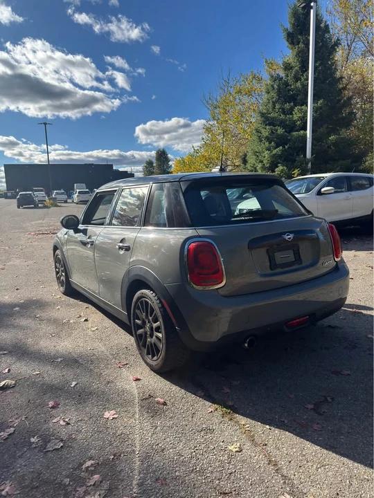 2021 Mini Mini 3rd Gen - Image 2 of 7