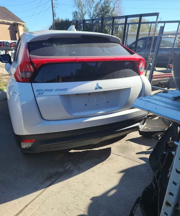 2021 Mitsubishi Eclipse Cross - Image 4 of 10