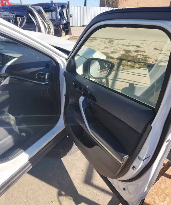 2021 Mitsubishi Eclipse Cross - Image 8 of 10
