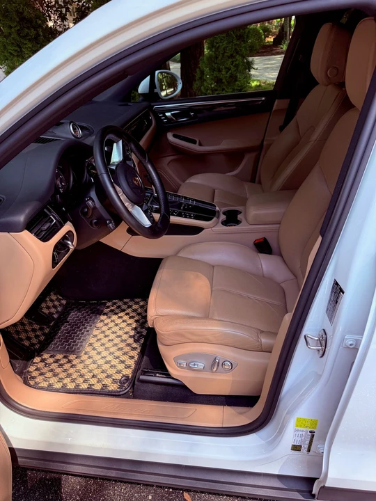 2021 Porsche Macan - Image 7 of 9