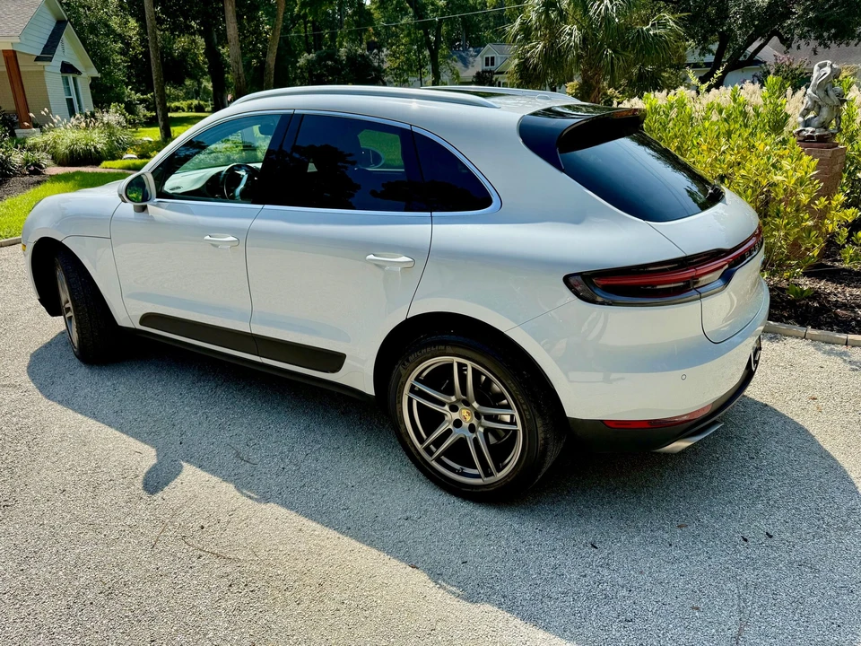 2021 Porsche Macan - Image 2 of 9