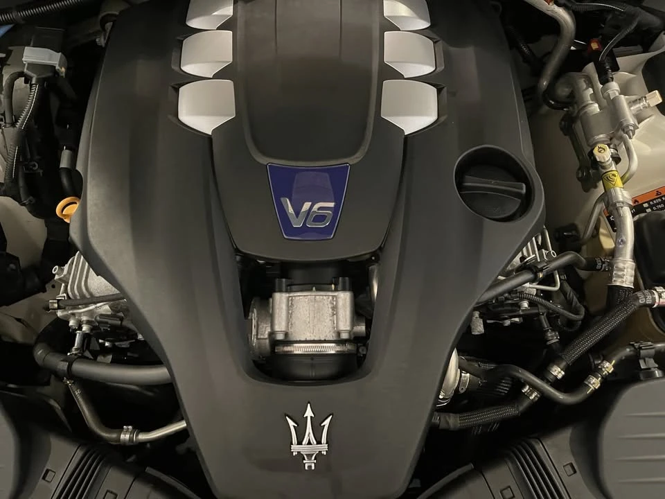 2021 Maserati Ghibli 3rd Gen - Image 16 of 17