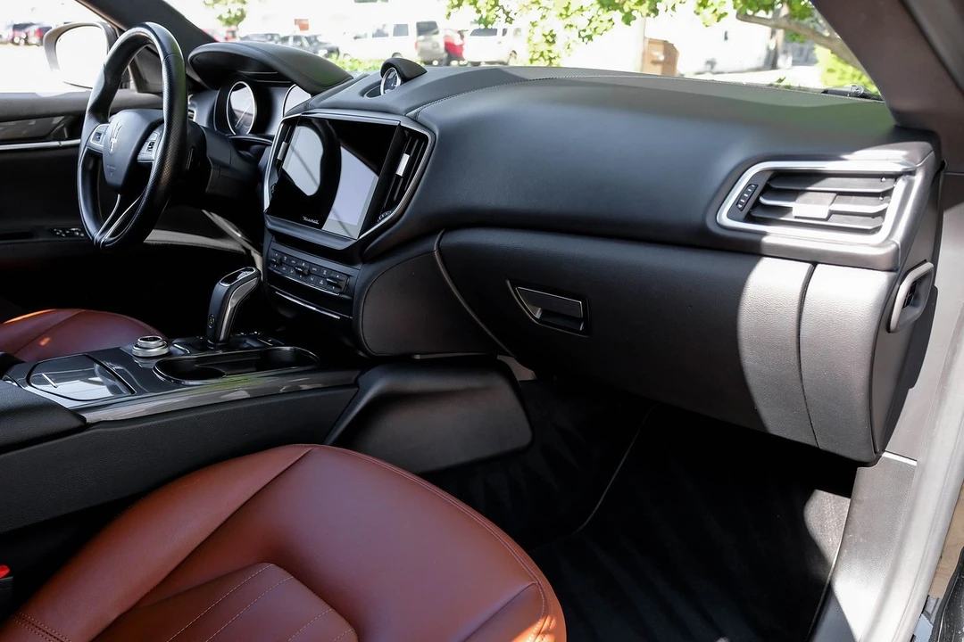 2021 Maserati Ghibli 3rd Gen - Image 16 of 21