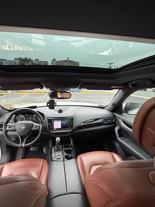2021 Maserati Levante - Image 4 of 12