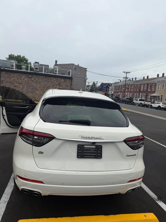 2021 Maserati Levante - Image 11 of 12
