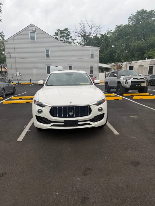 2021 Maserati Levante - Image 2 of 12