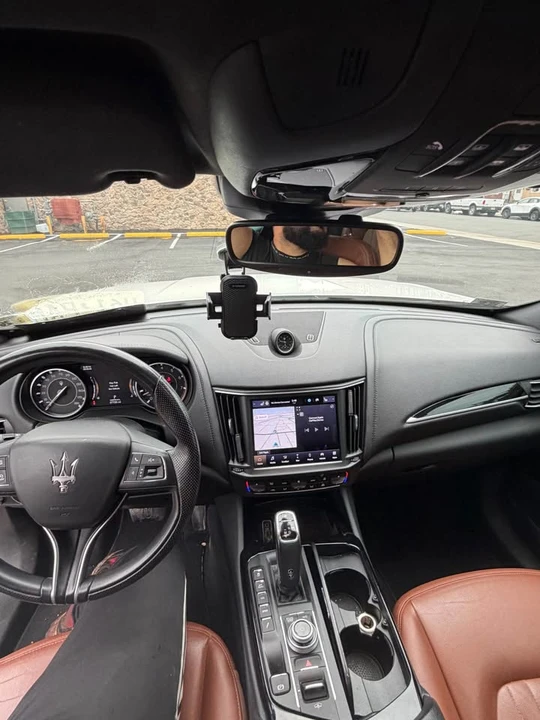 2021 Maserati Levante - Image 7 of 12
