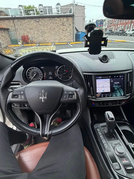 2021 Maserati Levante - Image 8 of 12