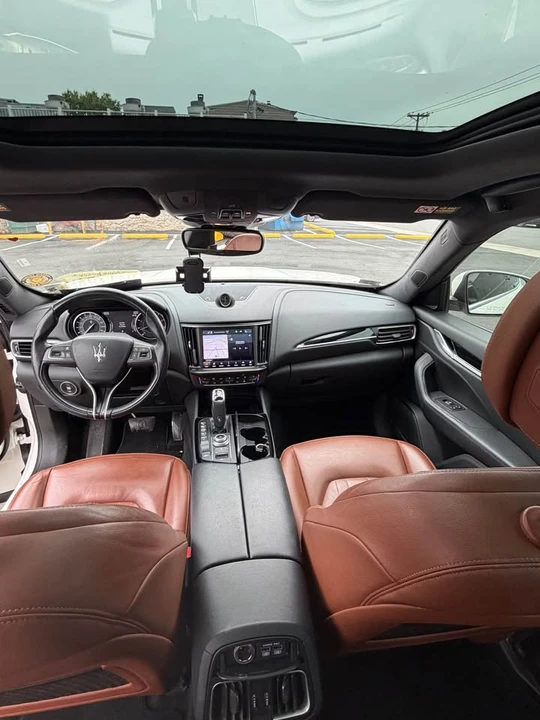 2021 Maserati Levante - Image 3 of 12