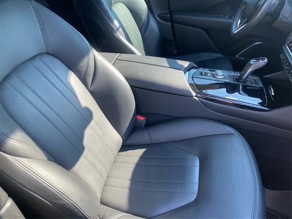 2021 Maserati Levante - Image 9 of 20