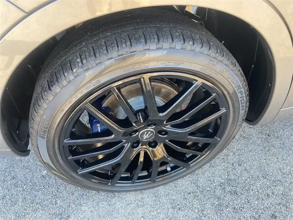 2021 Maserati Levante - Image 11 of 20