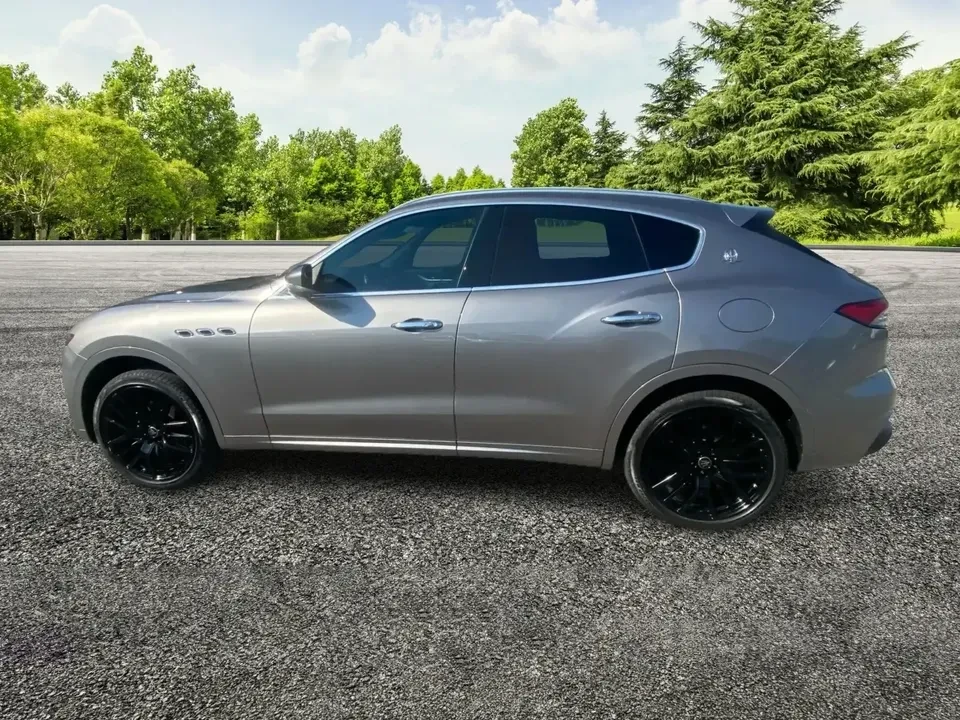 2021 Maserati Levante - Image 2 of 20