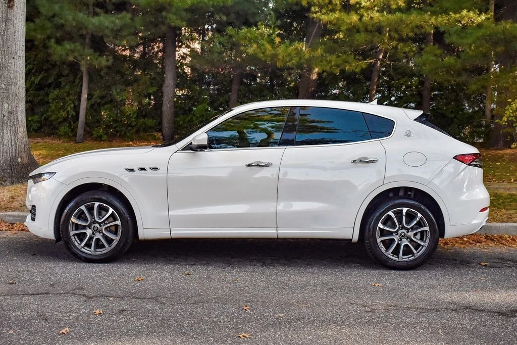 2021 Maserati Levante - Image 4 of 12
