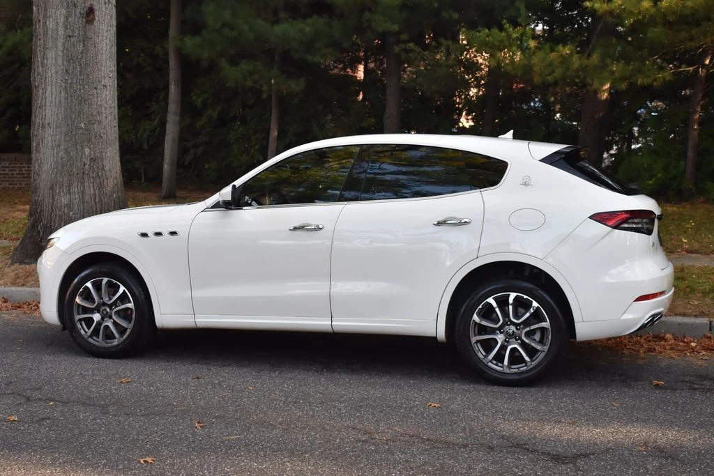 2021 Maserati Levante - Image 5 of 12