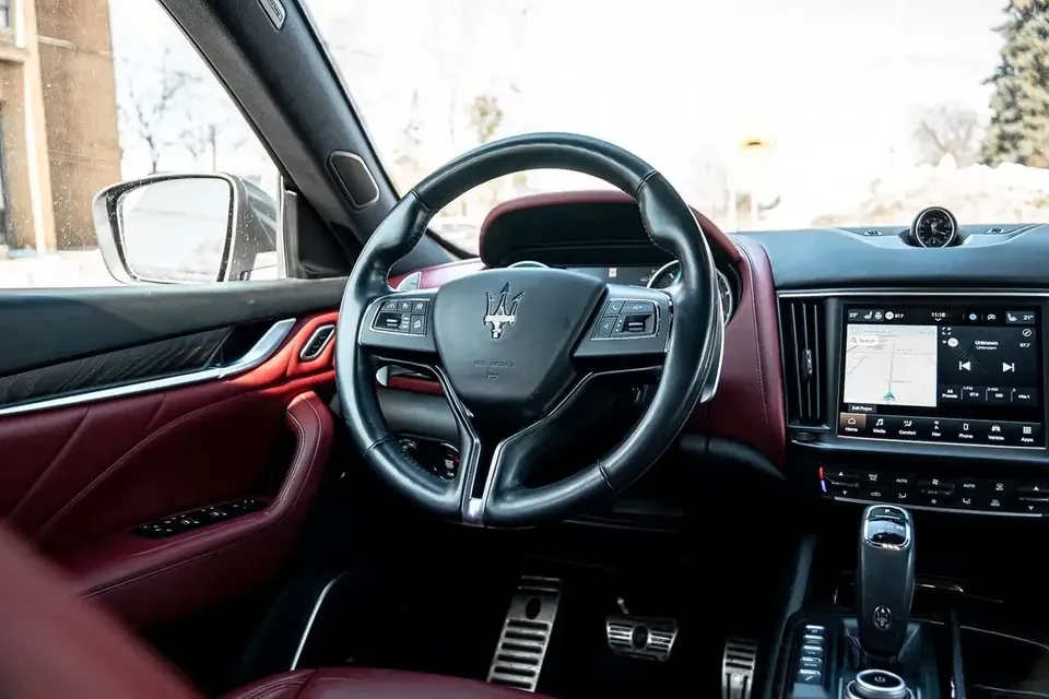 2021 Maserati Levante - Image 15 of 17