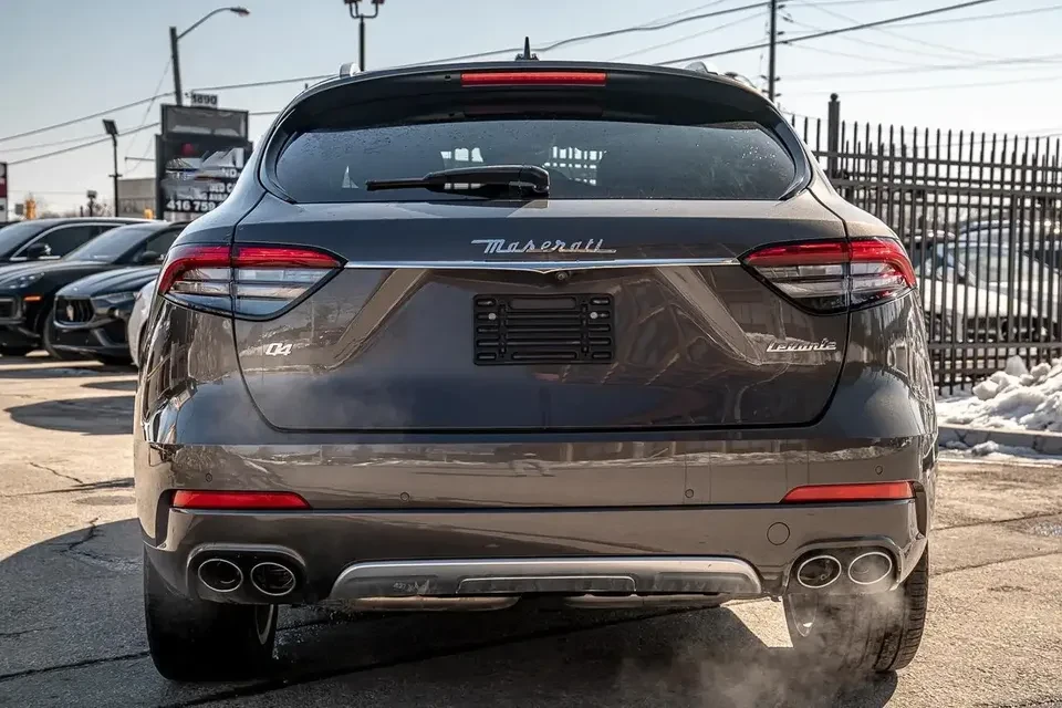 2021 Maserati Levante - Image 7 of 17