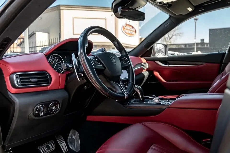 2021 Maserati Levante - Image 9 of 17
